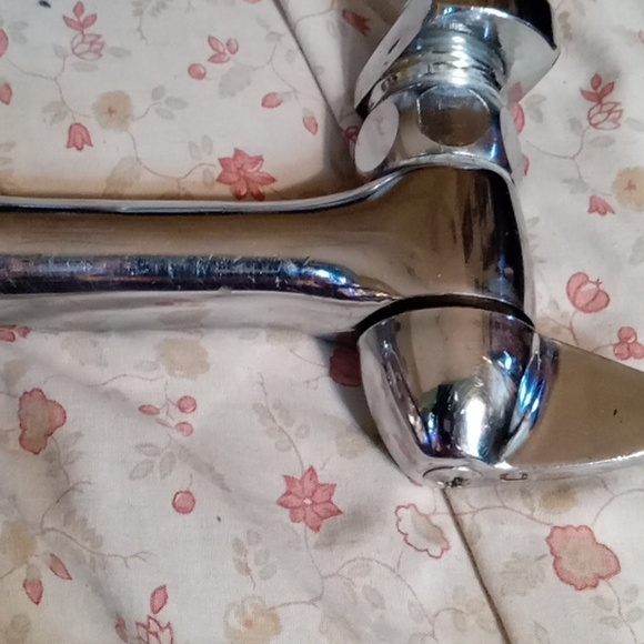 Mid century vintage faucet in great shape - Picture 5 of 8
